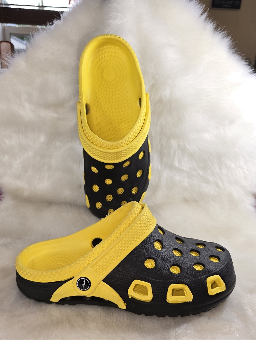 Nitro Mens Black & Yellow Slip-On Clogs